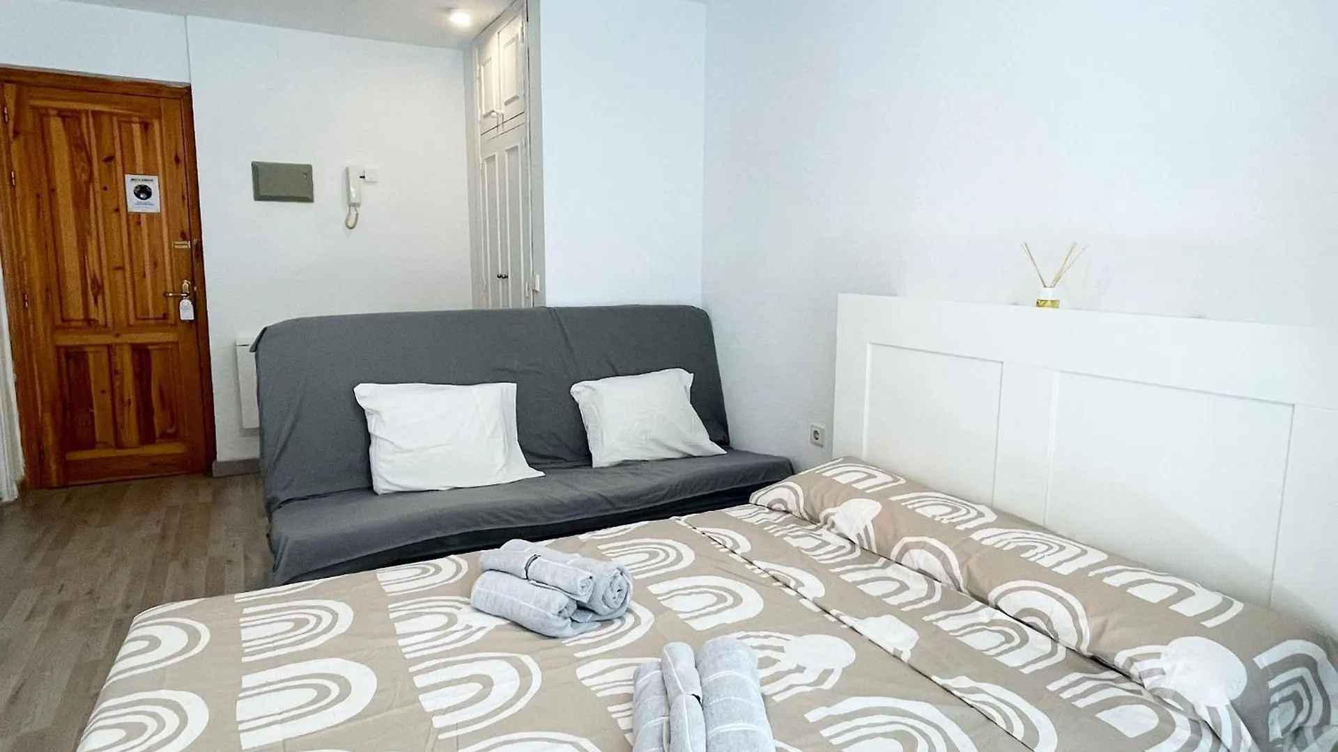 Estudio En El Centro De Torremolinos By Bebalmy 0*,  Испания